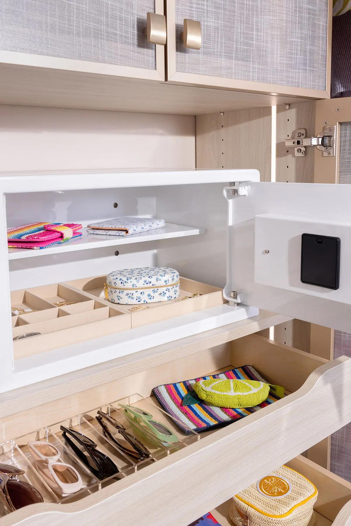 Customized bedroom wardrobe closet organizer featuring integrated drawers